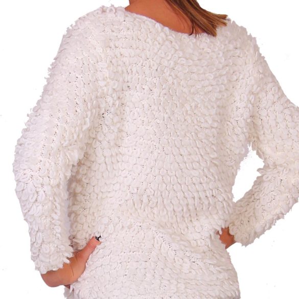 Fehér női puha kötött pulóver