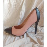 Rózsaszín női magassarkú cipő